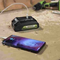 סוללת ליתיום עם שקע USB לטעינה greenworks 24V 2AH