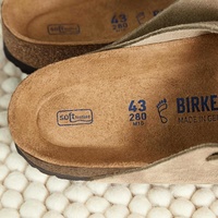 Birkenstock בירקנשטוק כפכפי יוניסקס אריזונה בז Birkenstock Arizona Taupe Suede