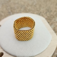 טבעת חרוזים שזורה בגוון זהב בעבודת יד | JewelRina