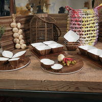 מבחר קעריות הגשה עם מגש