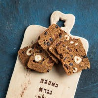 עוגיית ביסקוטי עם אגוזי לוז ושוקולד מריר