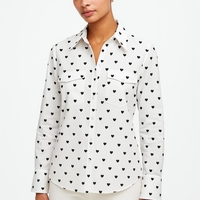 אריג כותנה לבן דפוס לבבות שחורים