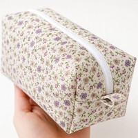 אריג כותנה דפוס פרחים קטנים על רקע שמנת דגם שני