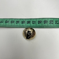 מארז של 8 יחידות כפתור זהב דגם 1 קטן