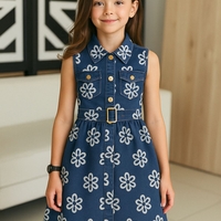 אריג גינס דפוס פרחים יפים על רקע כחול כהה