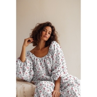 אריג דאבל טטרה דפוס פרחי מיים על רקע לבן