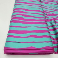 אריג ויסקוזה סטן דפוס פסים אסימטרים גווני מנטה ורוד