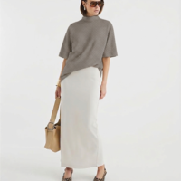 טריקו כותנה דפוס נקודות על רקע אפור בינוני