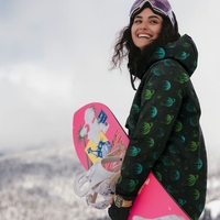 סופטשל דפוס הרפתקה בחלל על רקע שחור