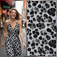 אריג ויסקוזה סטן דפוס מנומר גווני אפור שחור