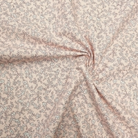 אריג כותנה דפוס פרחים קטנים על רקע פודרה דגם בר