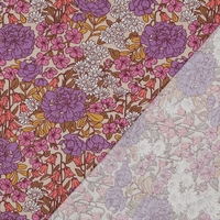 טריקו כותנה דפוס חגיגת הפרחים על רקע בז