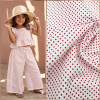 אריג כותנה נקודות סיכה אדום על רקע לבן