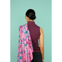 אריג כותנה דפוס מגנוליות על רקע סגול כהה נרידה הנסן