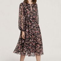 2 מטר רזיל פרחוני על רקע שחור