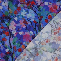 אריג ויסקוזה דפוס פרחים דיגיטלי על רקע קובלט