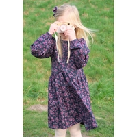 אריג כותנה דפוס פריחה אורבנית על רקע נייבי