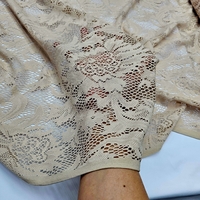 תחרה קרושה צבע בז