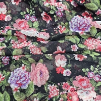 2 מטר רזיל פרחוני על רקע שחור