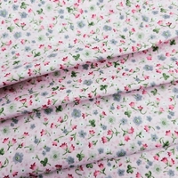 אריג כותנה דפוס פרחים קטנים על רקע ורוד דגם שני