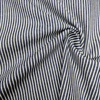 אריג גינס פסים דקים על רקע כחול כהה