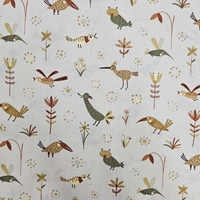 אריג כותנה דפוס בעלי כנף על רקע בז