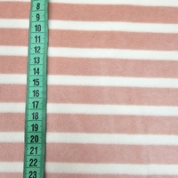 קטיפה ניקי פסים שמנת על רקע ורוד