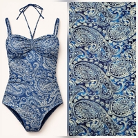 לייקרה דפוס בנדנה על רקע כחול