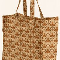 אריג קנבס דפוס פרחים בסגנון רטרו על רקע חול