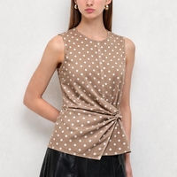 אריג כותנה נקודות לבן על רקע בז