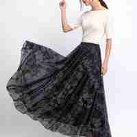 אריג שיפון אפור כהה דפוס שושנים מיוחדים