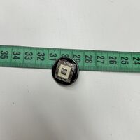 מארז של 8 יחידות כפתור שחור דגם 6