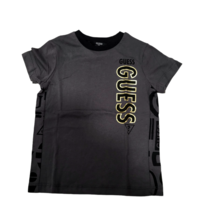 חולצת GUESS אפור שחור כיתוב לאורך