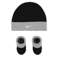 מארז כובע ונעליים NIKE שחור אפור וי במרכז מידה 0-6 חודשים