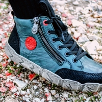 Rieker - קלילה, יציבה, ונעימה מהצעד הראשון