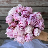 Fiona's bridal bouquet