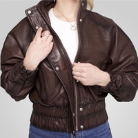 מעיל עור משומן כיווצים