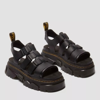 Dr. Martens Mattison 3s