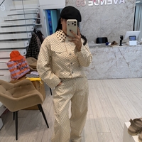 מכנס ג׳ינס מנוקד