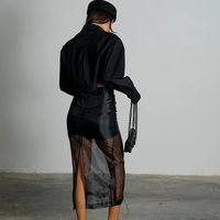 חולצת סטריפ - שחור