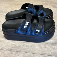 GCDS שחור עם שילוב גינס