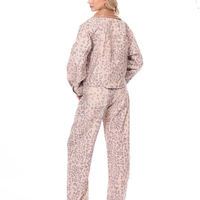 ג׳קט מנומר עם צווארון לאקה