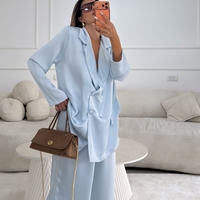 חליפת סאטן כפתורים- תכלת