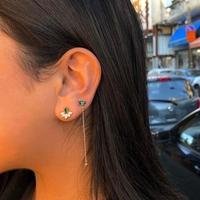 עגילי NOA - כסף 925 בציפוי רוז גולד אבן ירוקה