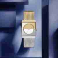 J-526 SQUARE LADIES GOLD