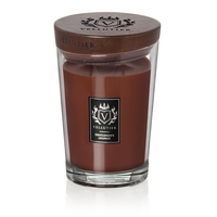 Gentlemen’s Lounge | Vellutier – נר ריחני בניחוח עור, ארז וברגמוט