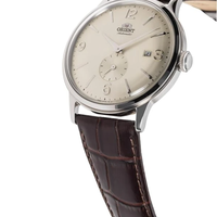 שעון יד אוריינט מסדרת Orient Bambino, דגם RA-AP0003S30B.