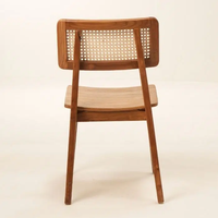 Neo כסא בר מעץ טיק