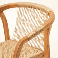 Yasa כסא אוכל מעץ טיק