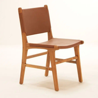 Europa כסא מעץ טיק ועור